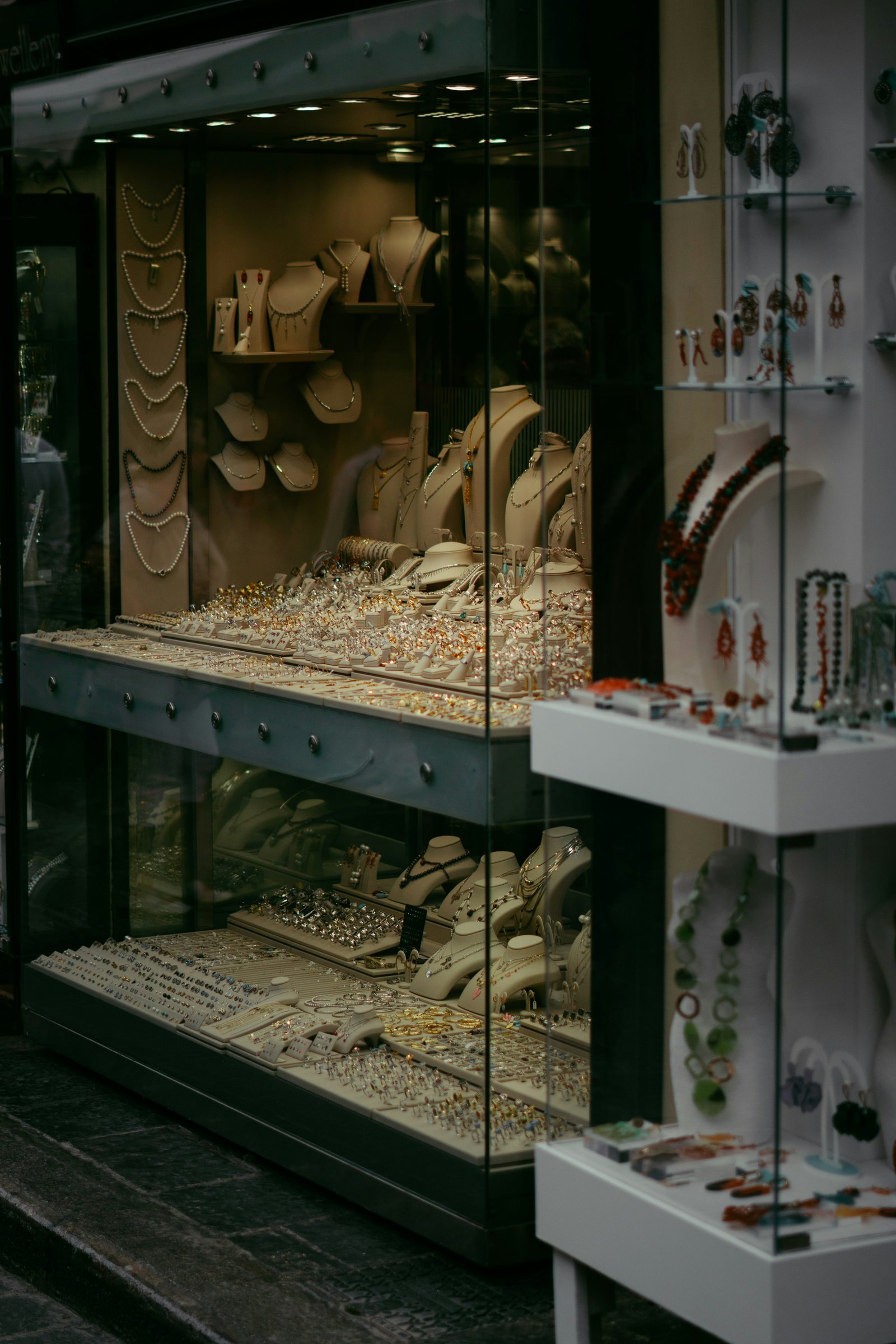 MB Gold Jewelry Showroom